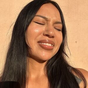 Meet your Posher, Iris